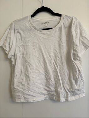 Universal Thread White Crewneck Short Sleeve Tee